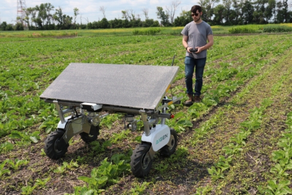 Quando il robot è alimentato a energia solare - Agrimeccanica - AgroNotizie