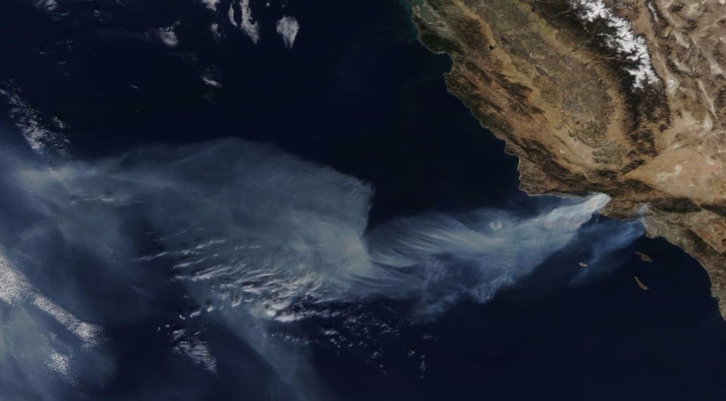 incendio-california-7-dicembre-2017-satellite.jpg