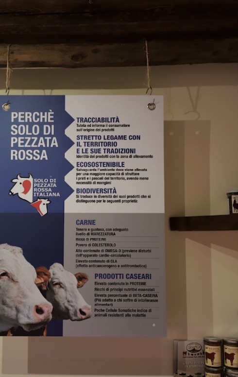 L'azienda aderisce al disciplinare 'Solo di Pezzata Rossa Italiana' che tutela i formaggi e le carni monorazza