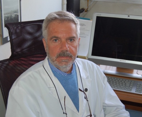 Il professor Sandro Cavirani, autore di questo articolo, è docente di malattie infettive degli animali domestici presso l'Università di Parma