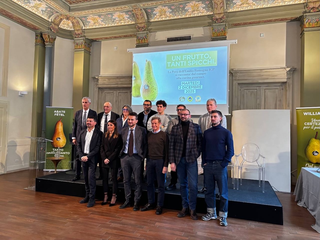 I sei chef ambassador, Alessio Mammi e i rappresentanti del Consorzio