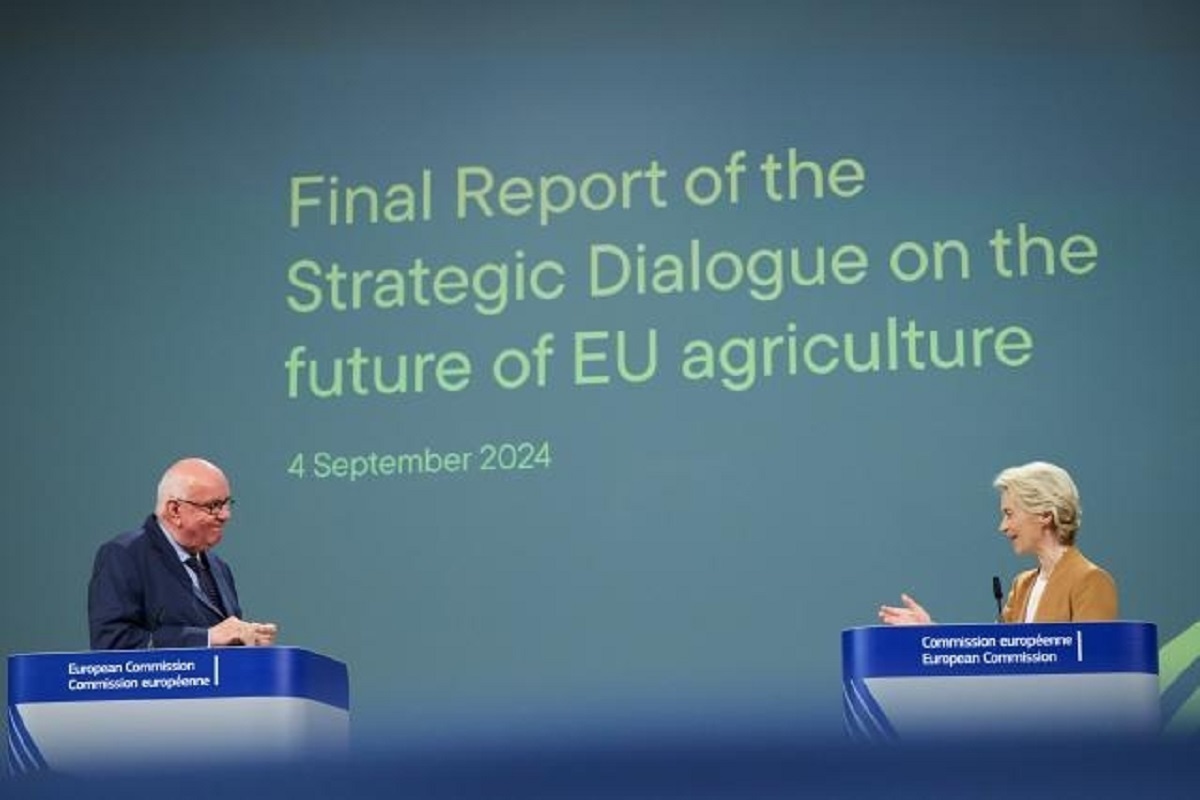 il-professor-peter-strohschneider-e-ursula-von-der-leyen-dialogano-sul-futuro-della-agricoltura-europea-04-set-2024-commissione-ue.jpg