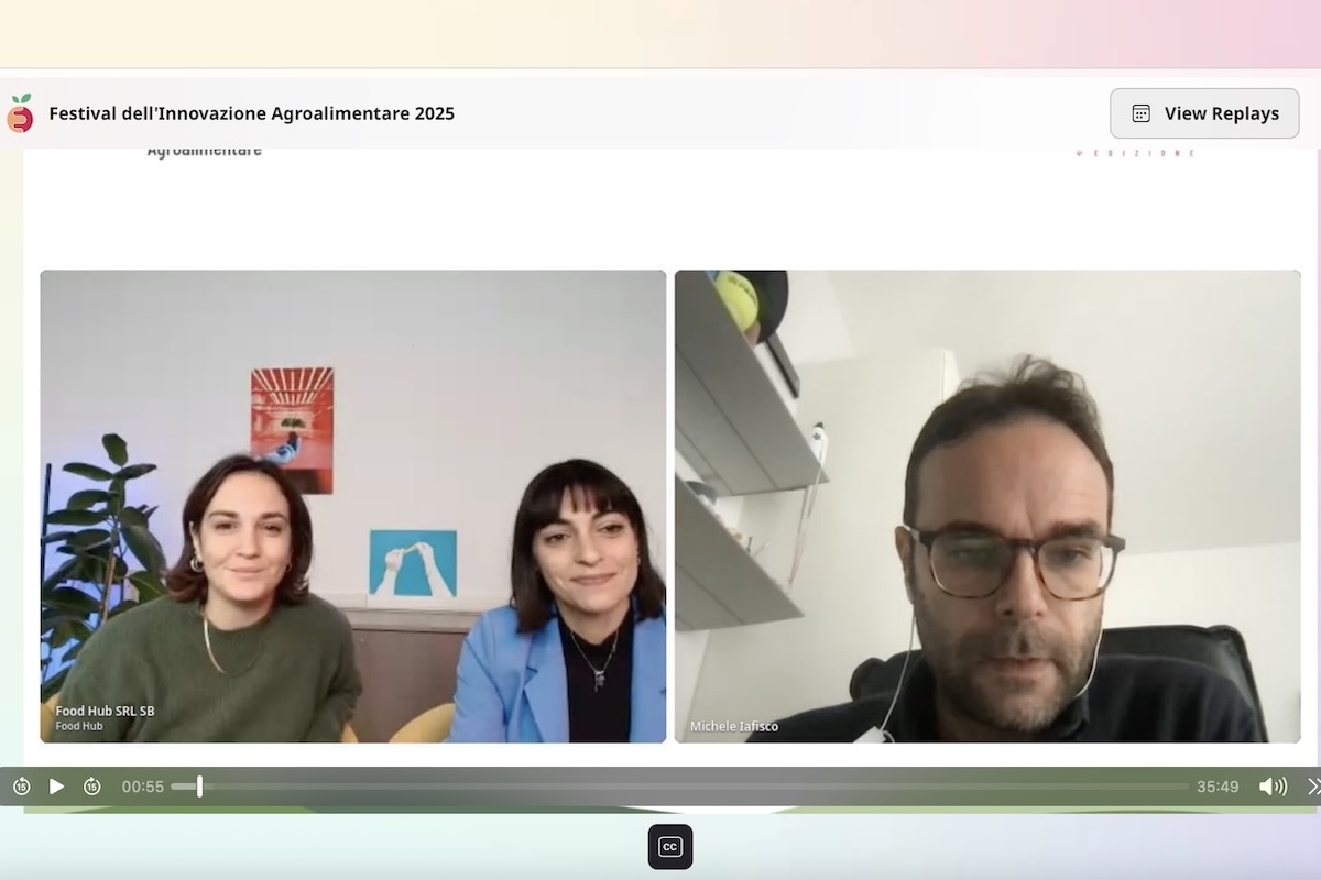 A sinistra Marta Davalli e Francesca Tondi di Food Hub, a destra Michele Iafisco, dirigente di ricerca del Cnr Issmc