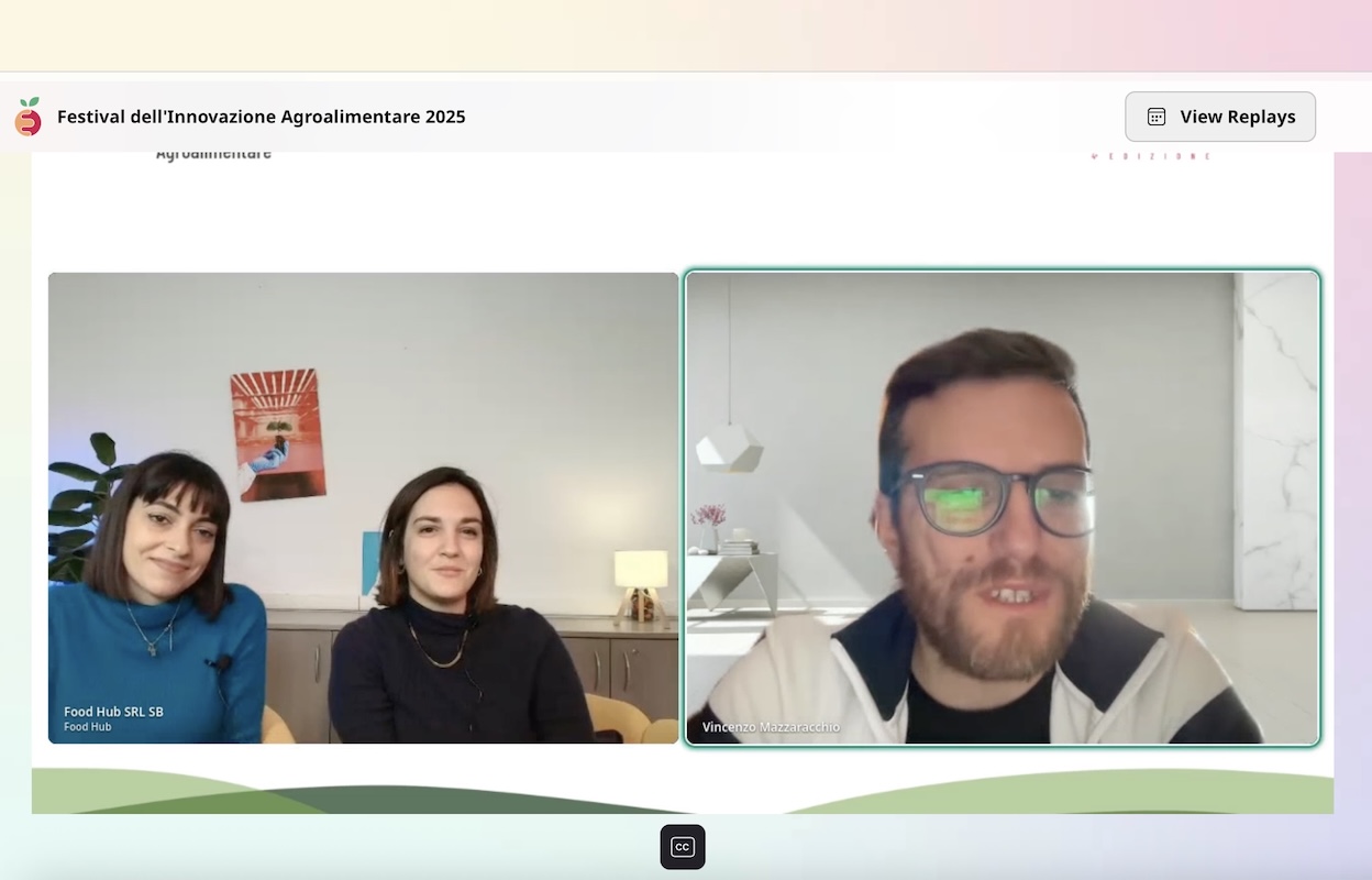 A sinistra Marta Davalli e Francesca Tondi di Food Hub, a destra Vincenzo Mazzaracchio, ricercatore del gruppo di ricerca dell'Università di Roma Tor Vergata