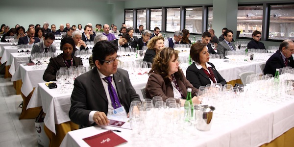 Magis - giornalisti e operatori - degustazione vino sostenibile 8 aprile 2013