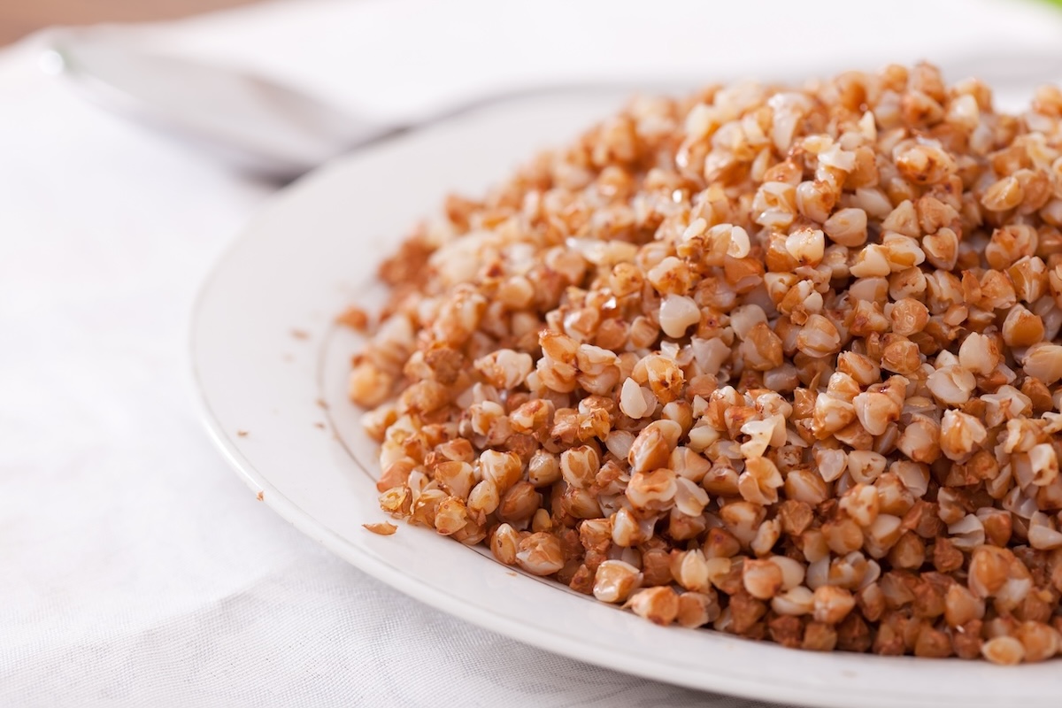 Il grano saraceno è utile per contenere colesterolo e diabete grazie all'indice glicemico più basso tra i farinacei