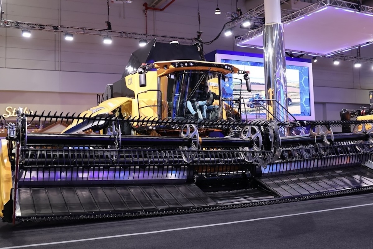 Mietitrebbia New Holland CX8 PLMi con nuove tecnologie per l'aumento della precisione e della connettivit&agrave;