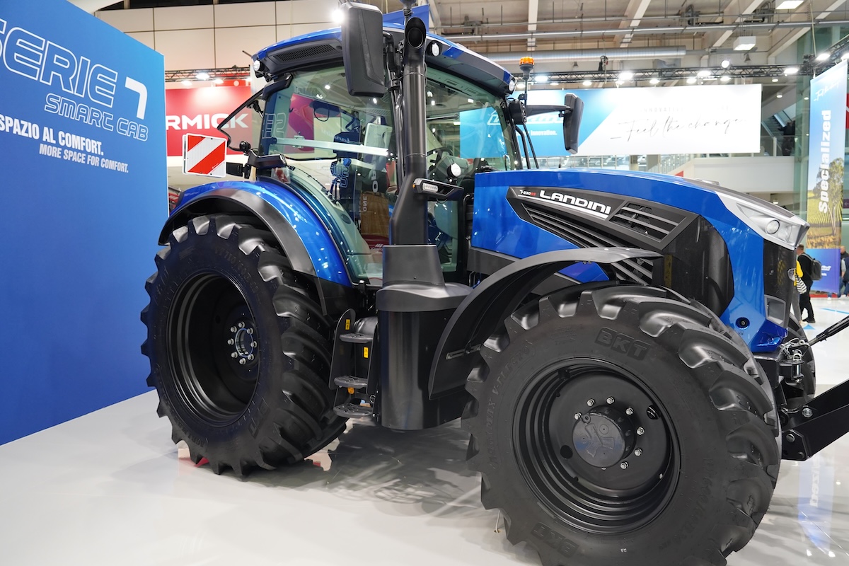 Landini 7-230 RS con la nuova cabina Smart Cab in mostra ad Eima 2024