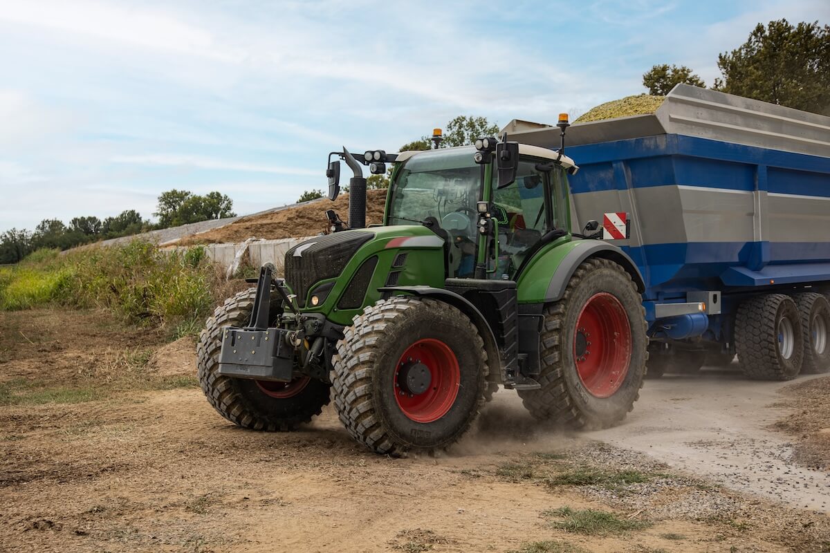 Gli agricoltori hanno bisogno di pneumatici per l’on e off road dalle elevate trazione e capacità di carico