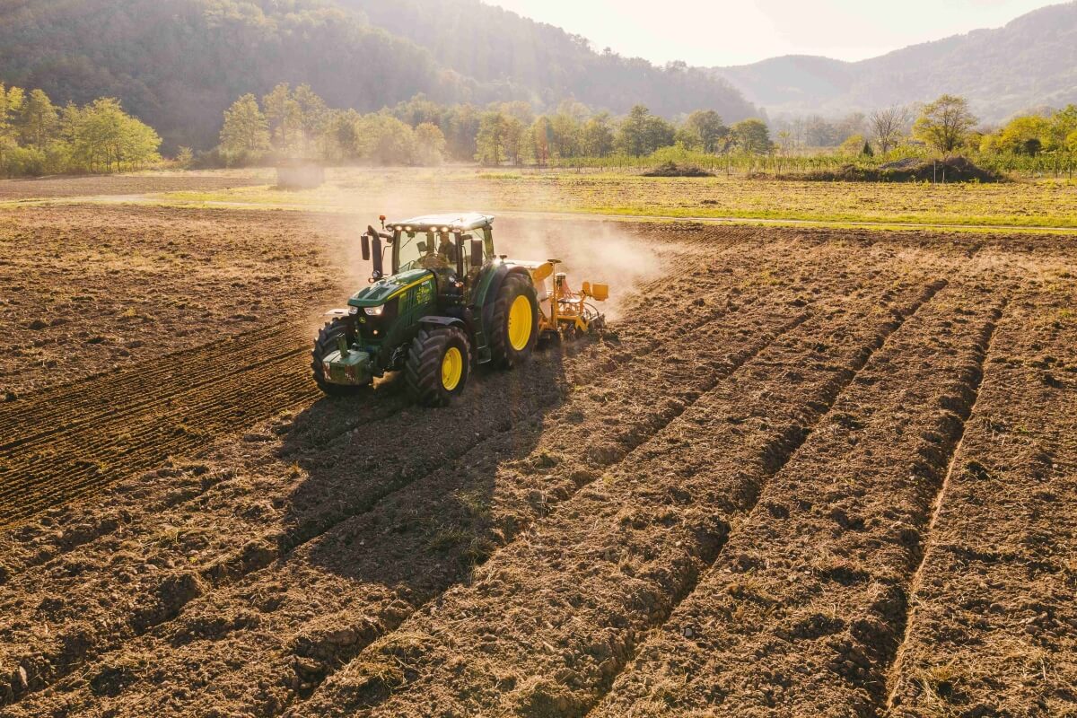 Il pneumatico VX-R Tractor offre più trazione e aumenta la produttività in campo