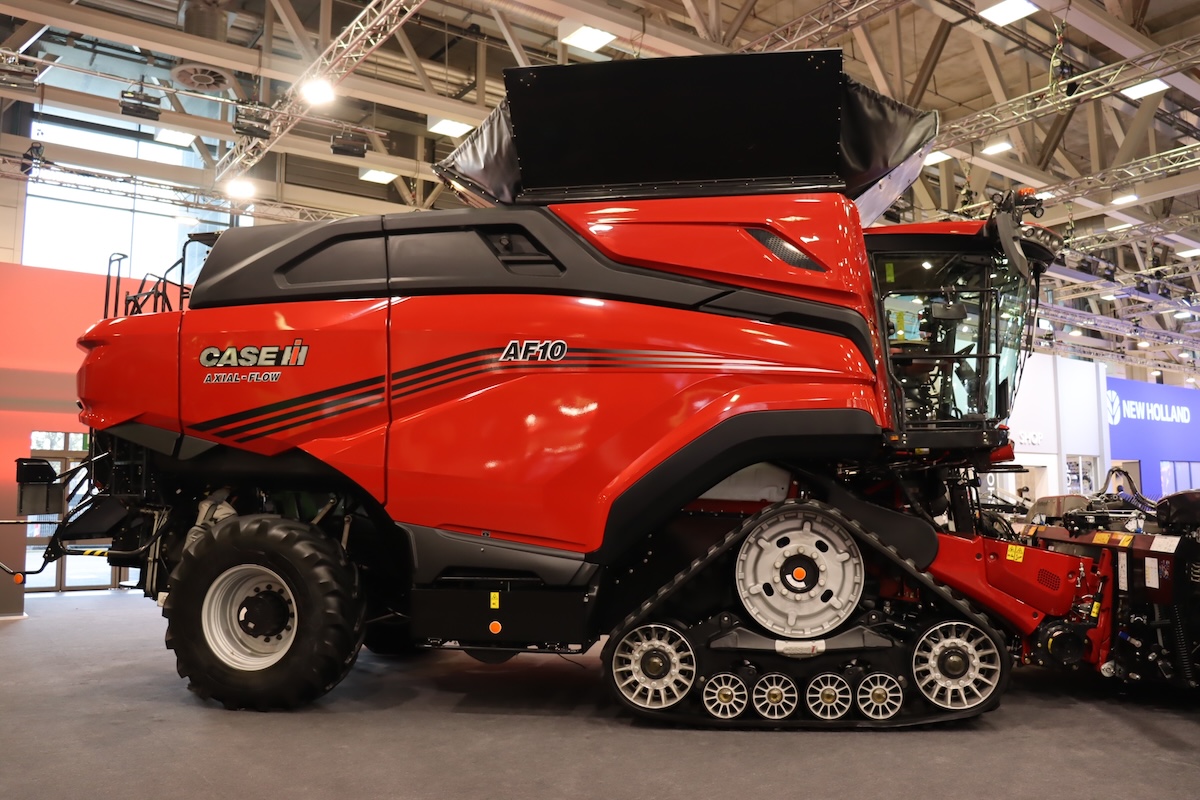 Motore FPT Cursor 16 da 775 cavalli per la nuova mietitrebbia AF10 di Case IH 