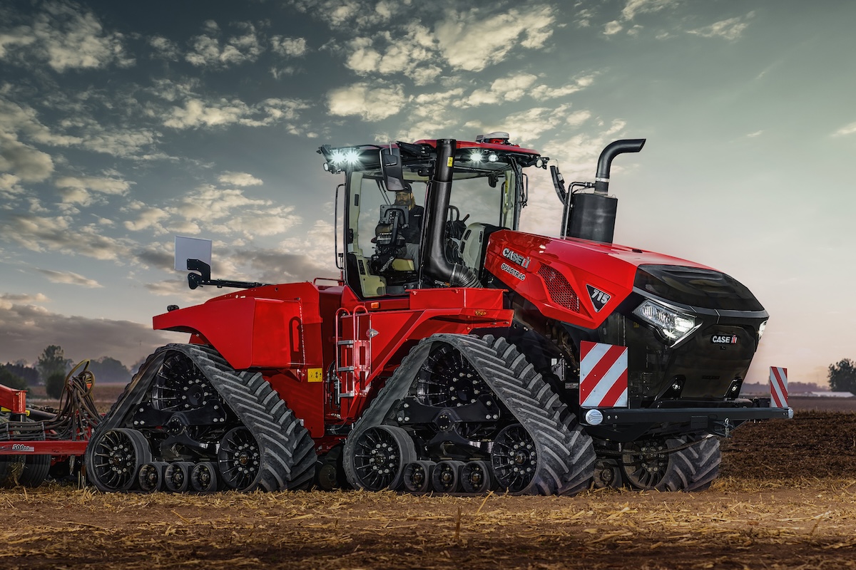 Case IH Quadtrac 715 AFS Connect MY 2025 in scena ad Eima 2024