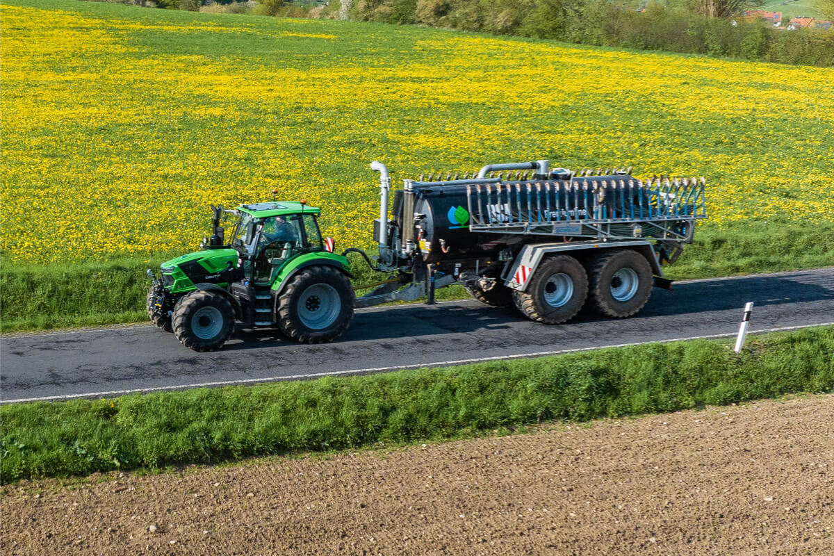 La trasmissione TTV dei trattori Deutz-Fahr Serie 6.4 assicura elevate performance su strada come in campo