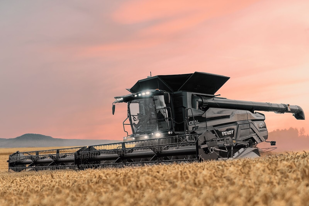Le mietitrebbie Fendt Ideal MY2026 possiedono nuove luci Led sul tetto