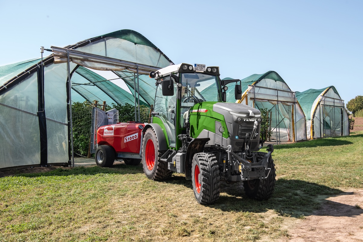 Trattore elettrico Fendt e107 V Vario ideale per le operazioni in serra