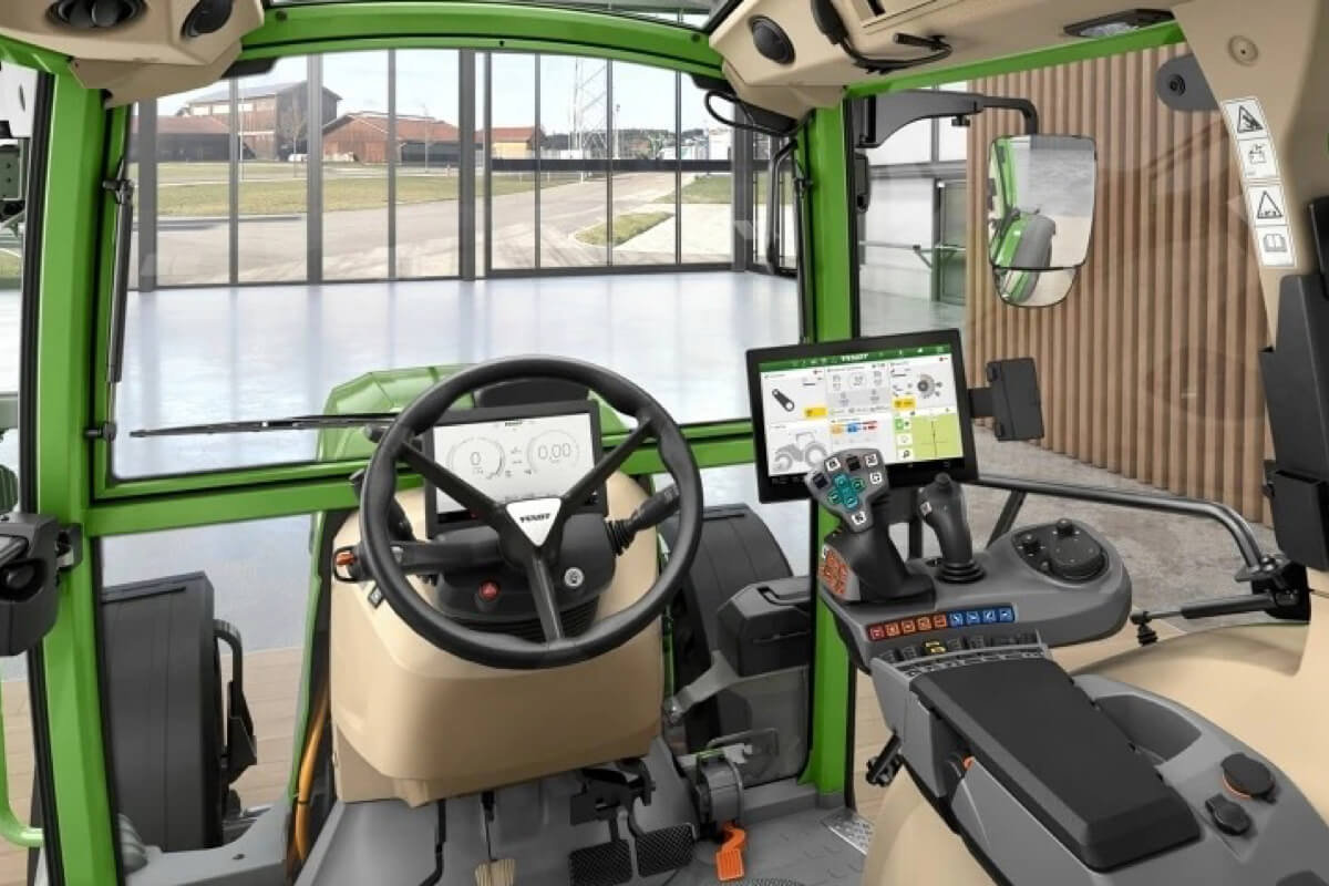 La cabina del trattore elettrico Fendt e107 Vario offre un'ottima temperatura interna e un'eccezionale visibilità