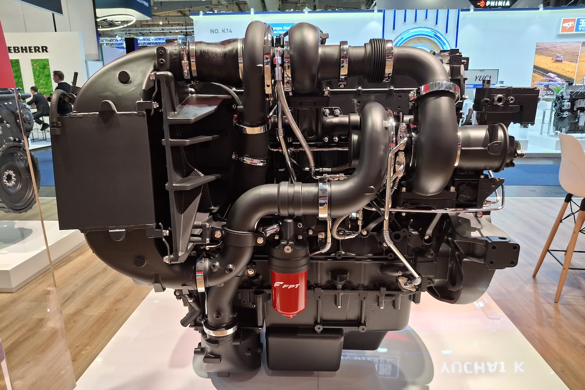 Versione per trattori a trazione integrale del motore a 6 cilindri Cursor 16 TST da 15,9 litri ad Agritechnica 2025