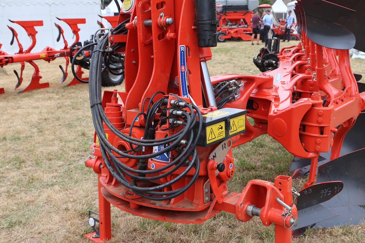 Testata GoDrive del nuovo aratro KUHN VariMaster M