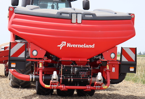 Kverneland f-drill Duo with two Eldos dispensers