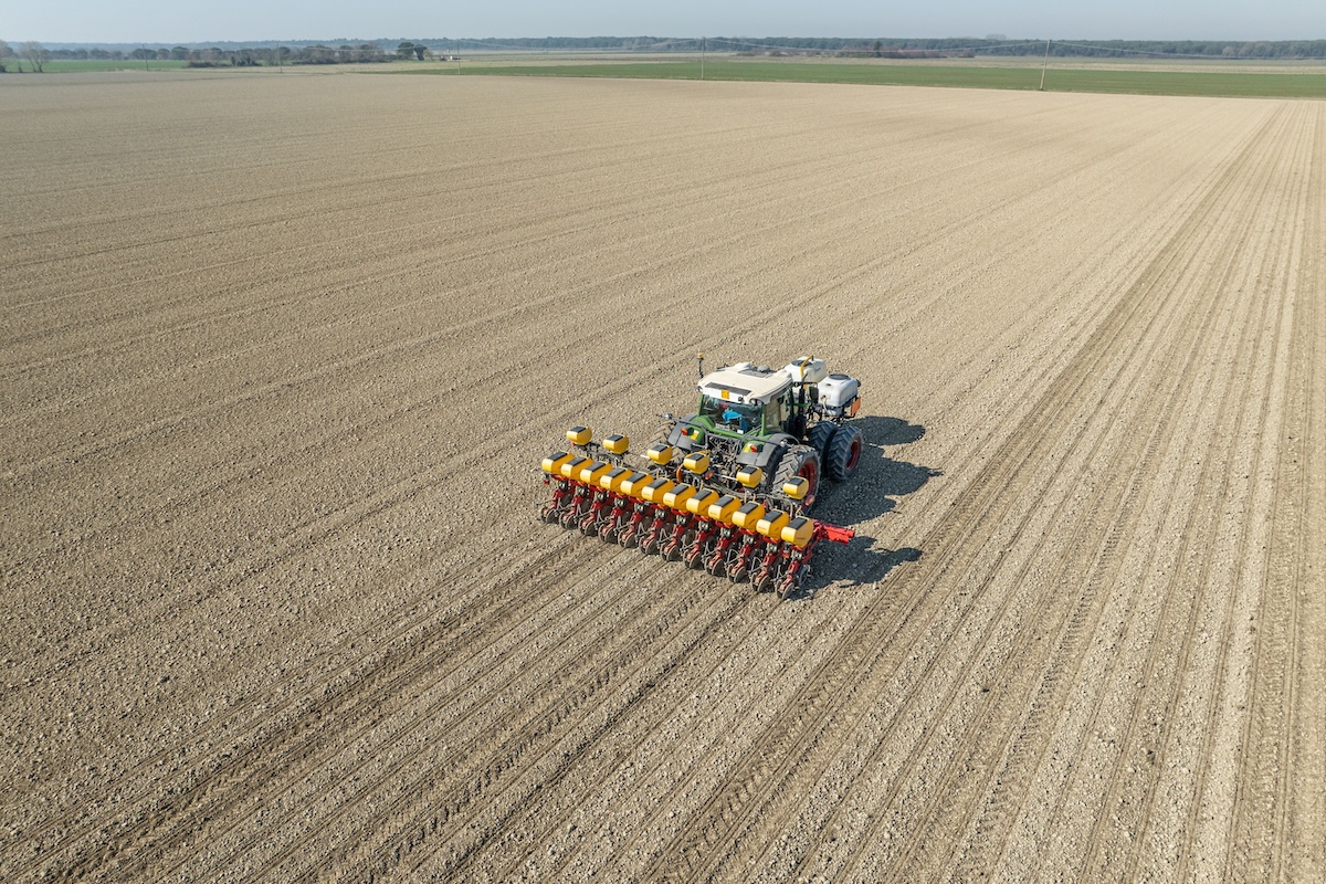 La seminatrice MS 8230 di MaterMacc è in grado di seminare svariate colture modificando facilmente l’interfila di semina