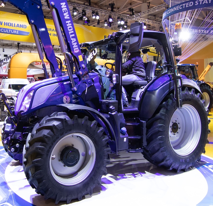 New Holland T5.140 Dynamic Command™ con motore Stage V