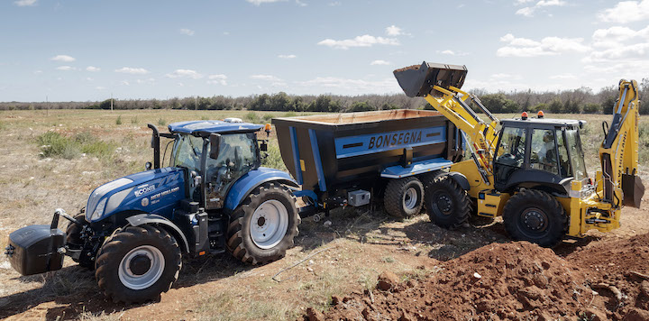 Terna New Holland B115D con motore Stage V