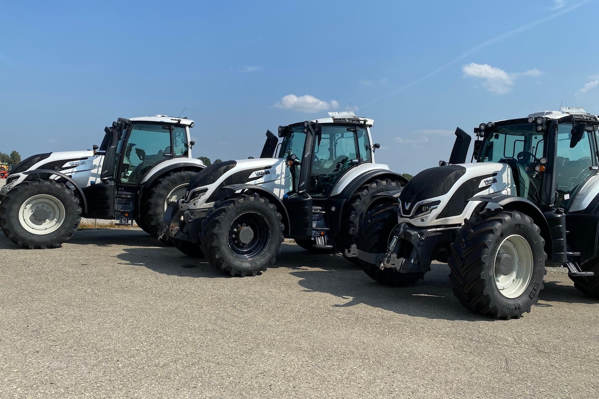 Ritchie Bros propone anche cinque modelli Valtra T145 Direct del 2022