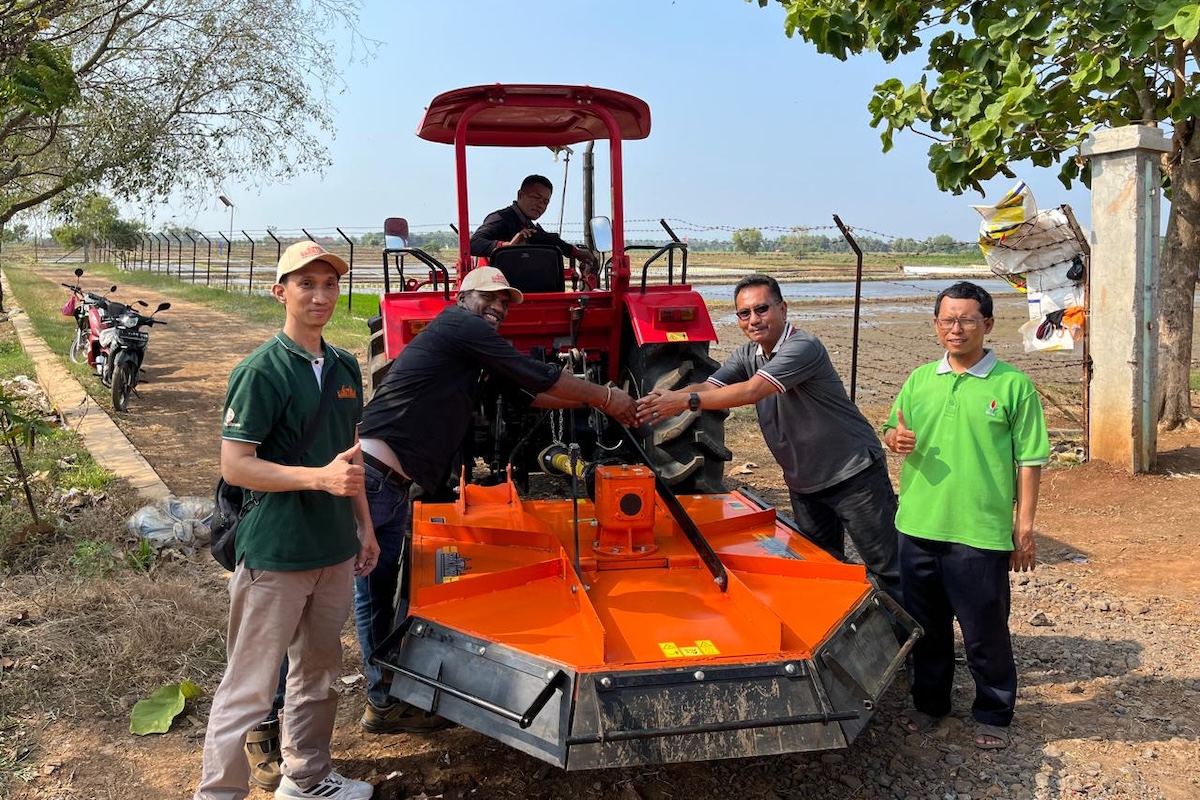 Tecnici dell'assistenza Shaktiman in campo