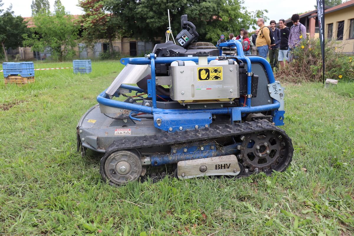 Robot ibrido Barbieri xRot 95 Evo per il taglio dell'erba ad Acre 2023