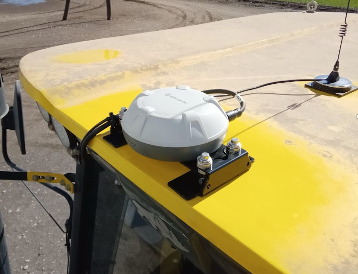 Il ricevitore del sistema FJD AT2 Max può ricevere segnali da tutte le principali costellazioni GNSS