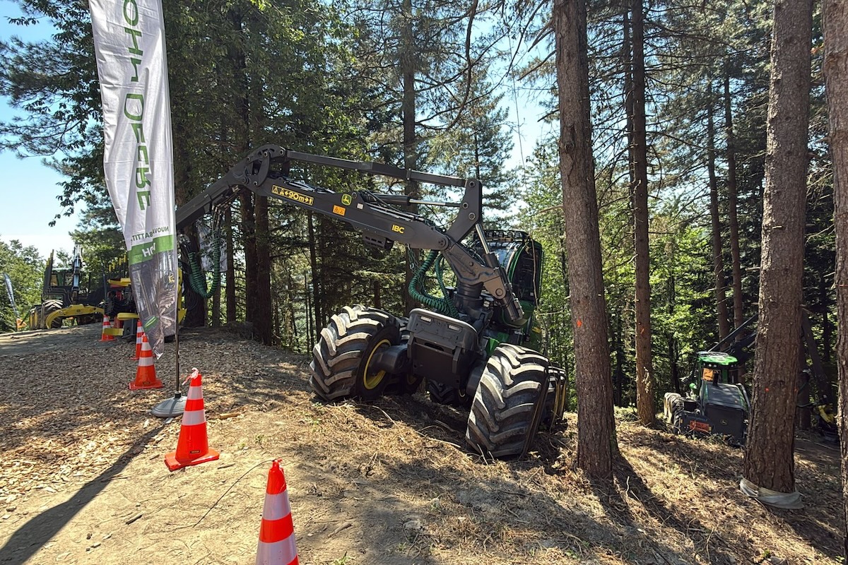 Macchina forestale John Deere in mostra a FUTA Expo 2025