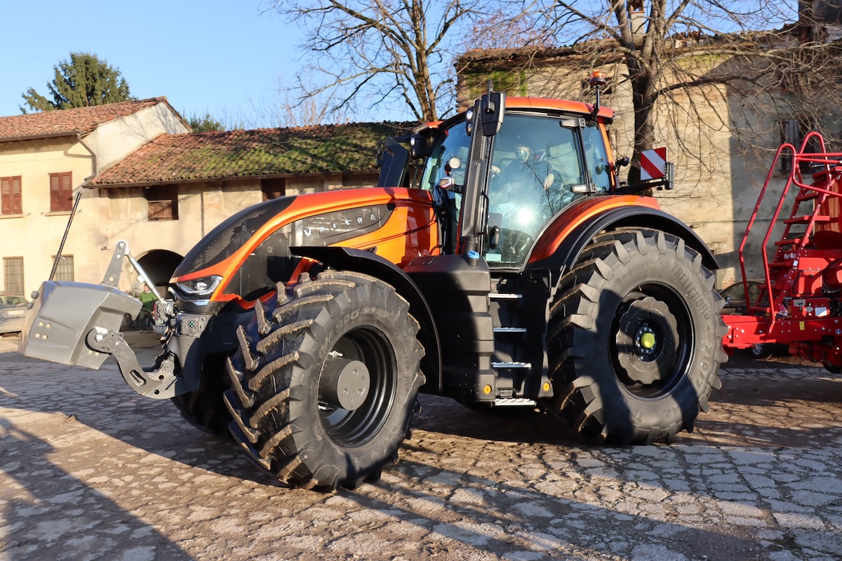 Nuovo Valtra S416 presto in prova nelle aziende agricole italiane