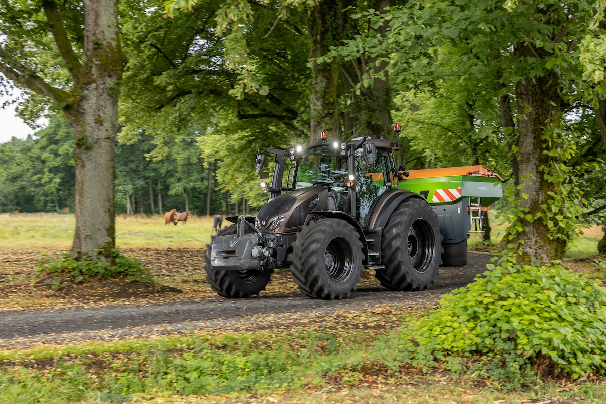 Nuova illuminazione Unlimited disponibile sui trattori Valtra Serie G CVT