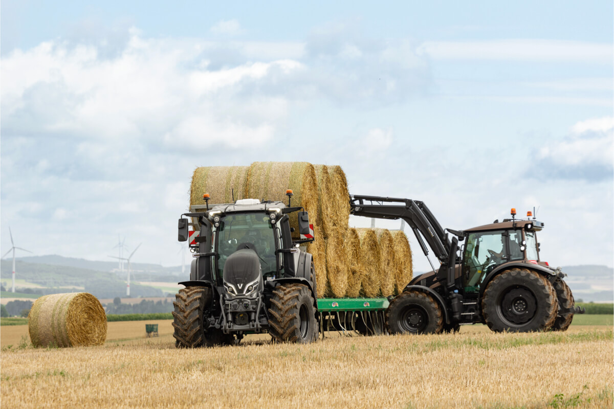 La Serie G di Valtra, indicata per l'uso del caricatore frontale, è ora disponibile con trasmissione CVT